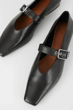 WIOLETTA FLATS